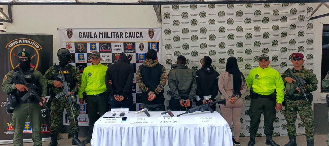 Los capturados y el material incautado quedaron a disposición de las autoridades competentes. Crédito: Ejército Nacional.