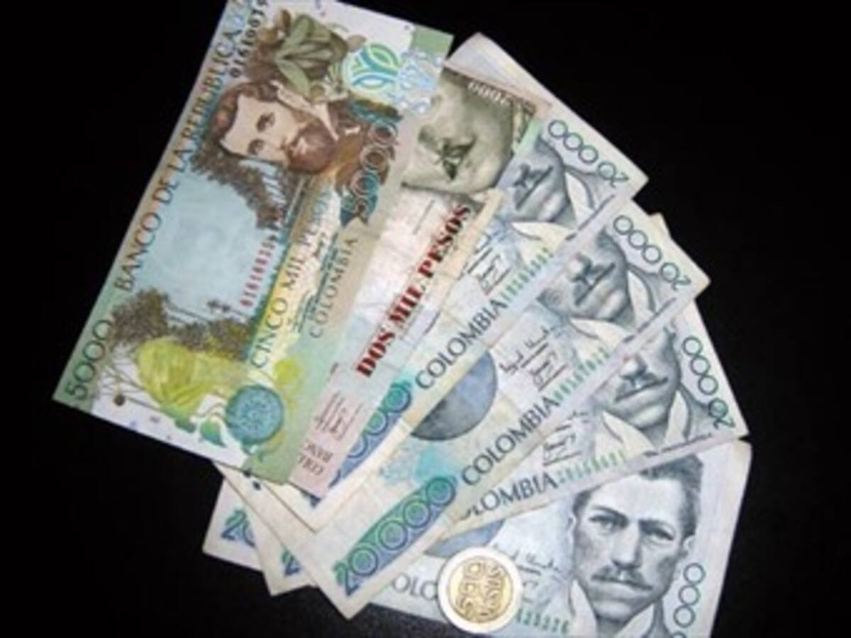Medidas del Emisor contra revaluación del peso empiezan a dar resultados: Gobierno