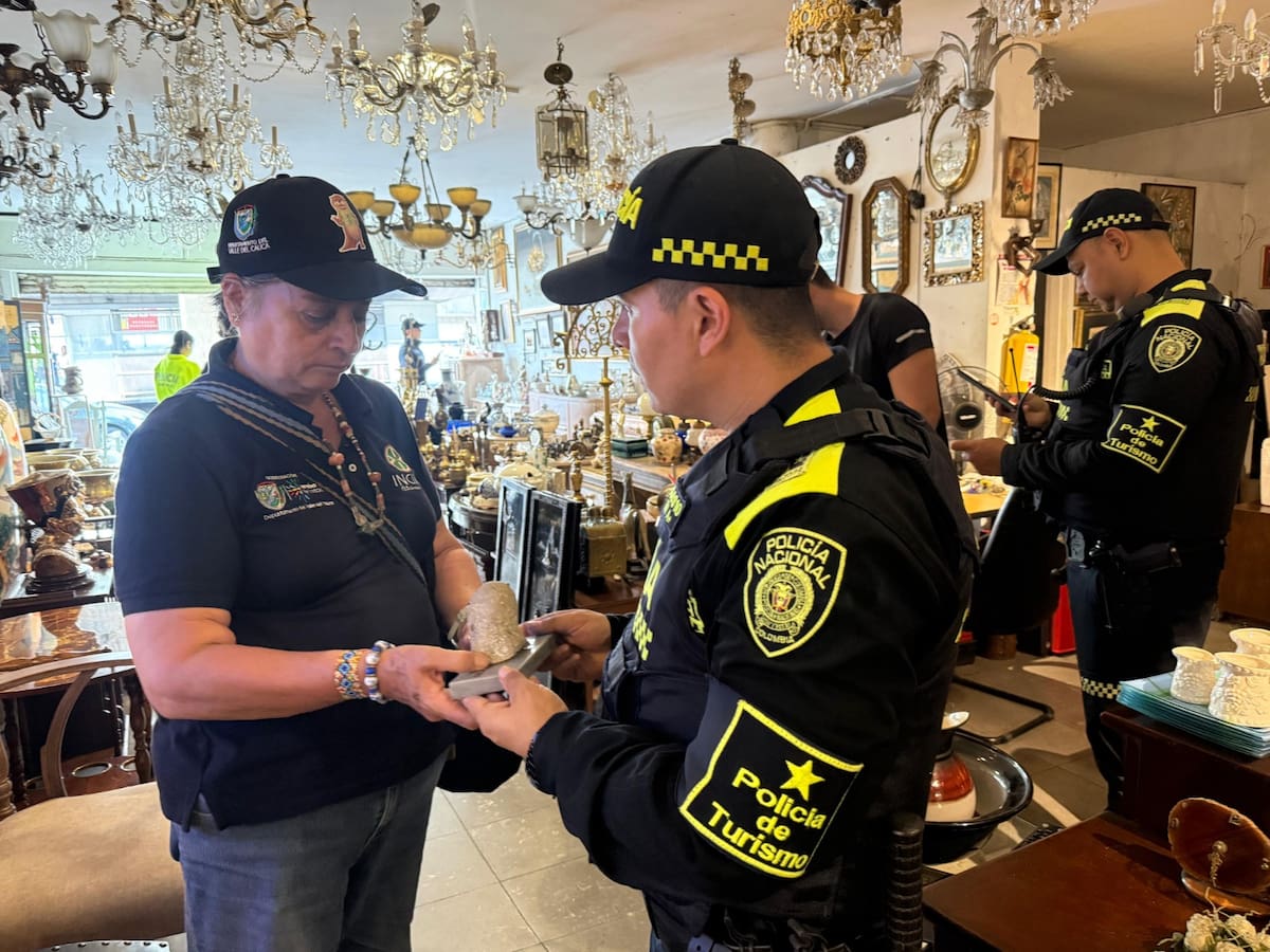 Vendían piezas prehispánicas en Cali: recuperan 34 objetos arqueológicos en locales de antigüedades