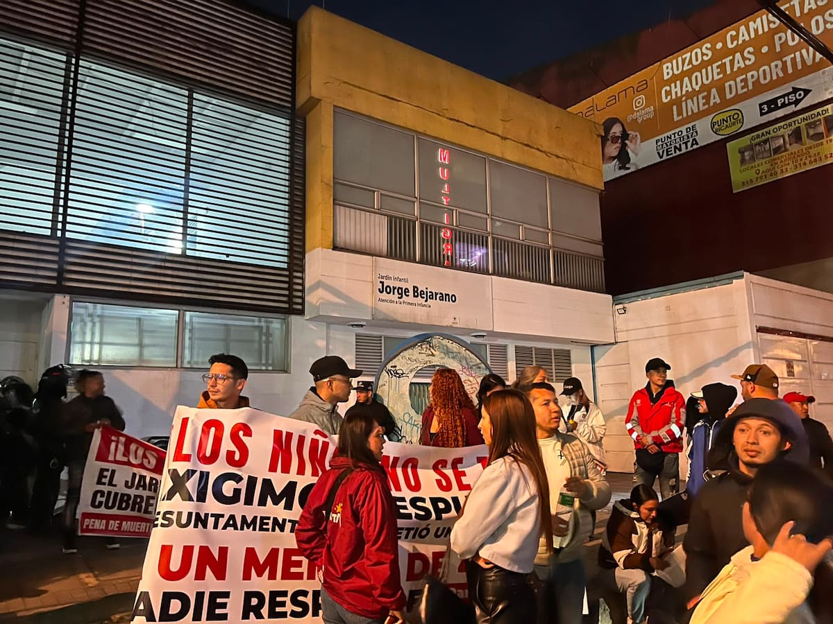 Presunto abuso sexual en jardín infantil de Los Mártires genera protesta de padres de familia