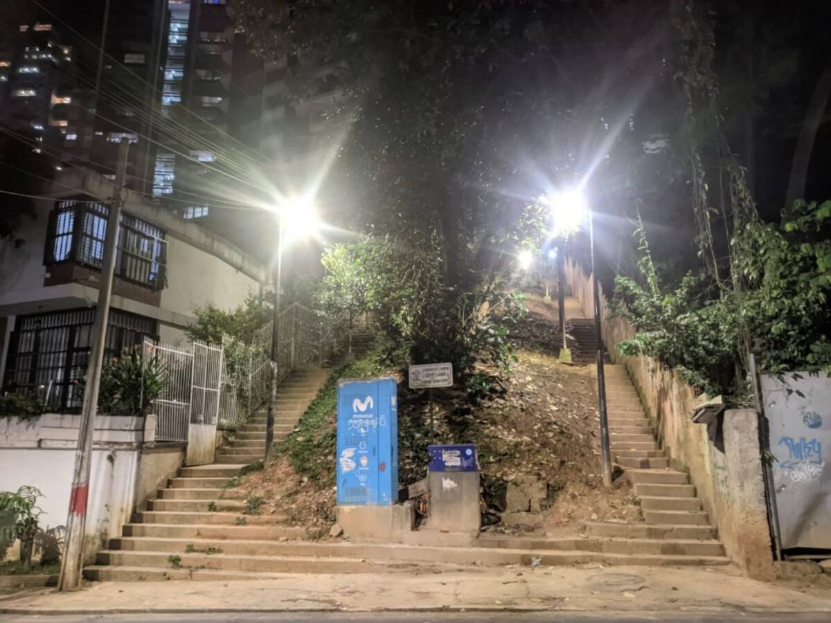 Gracias a una moderna iluminación, 20 peatonales de Cabecera se convirtieron en paso