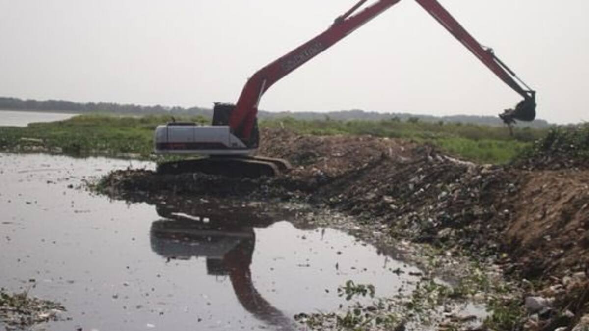 Continúan trabajos de limpieza en arroyos de Barranquilla para evitar emergencias