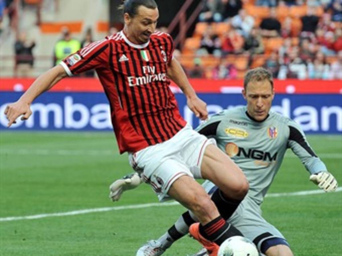 El Milán empata en el último minuto y mantiene viva la Liga