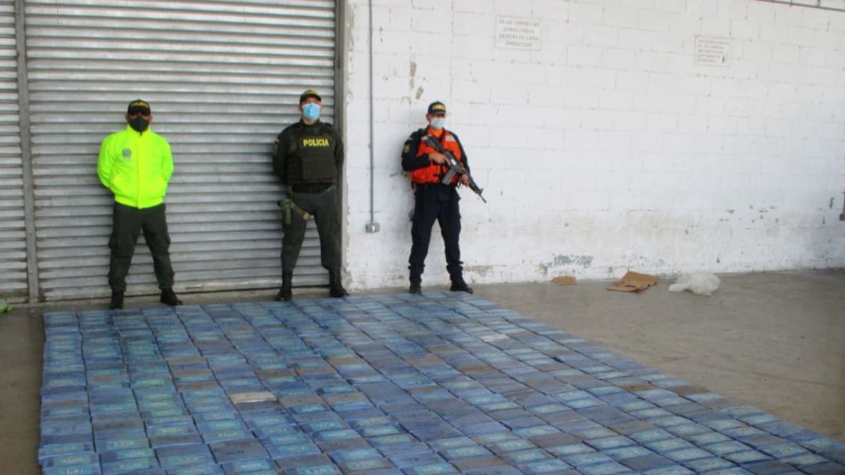 Agentes antidrogas confiscan media tonelada de cocaína en puerto samario