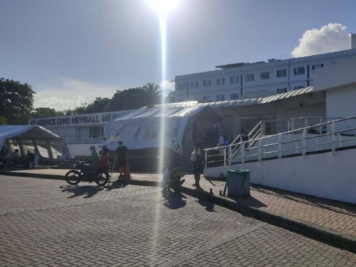Sala de UCI en el Hospital de San Andrés presenta humedad