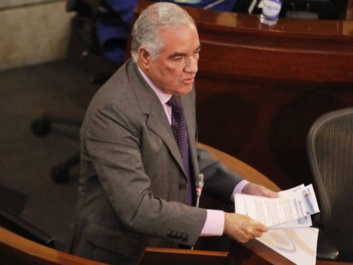 Contralor plantea proyecto de ley para elección de su sucesor