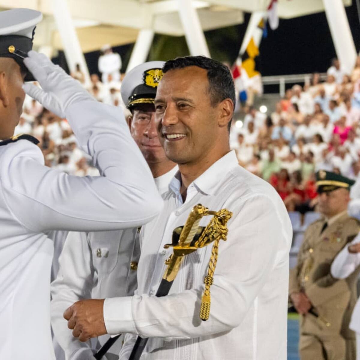 131 Nuevos oficiales dejan la ENAP para iniciar su carrera en las Fuerzas Militares