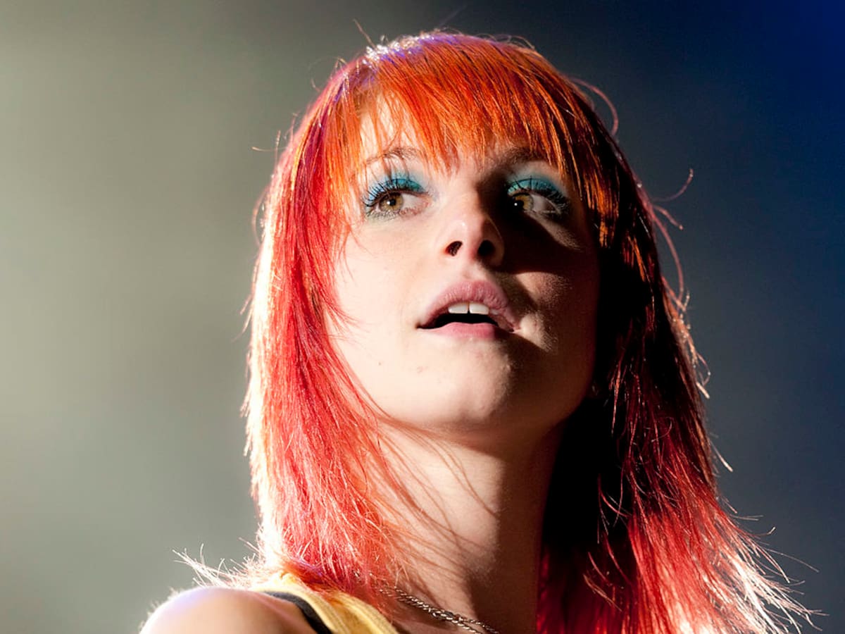 Hayley Williams, vocalista y líder de Paramore, anuncia su primer concierto solista en Colombia