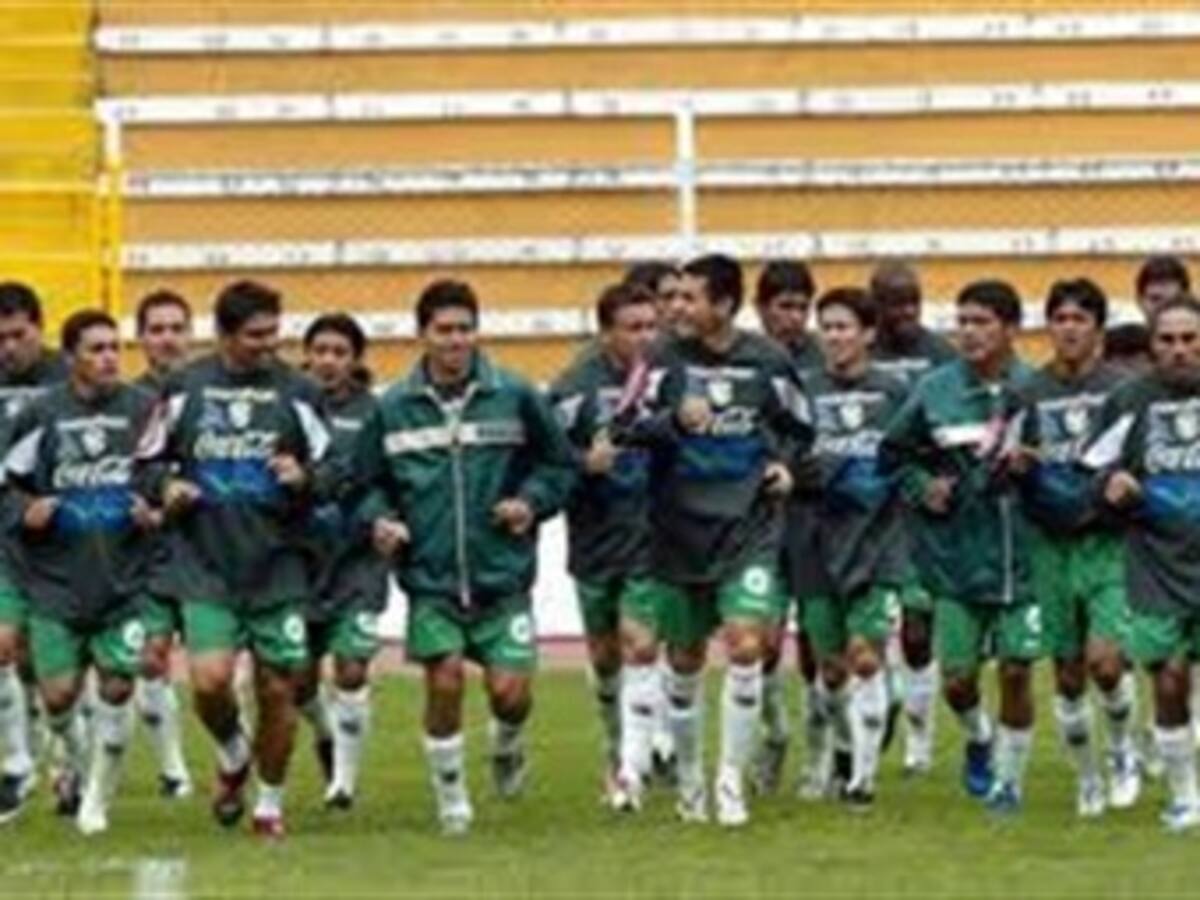 Bolivia elige a 26 jugadores para sus partidos ante Uruguay y Colombia