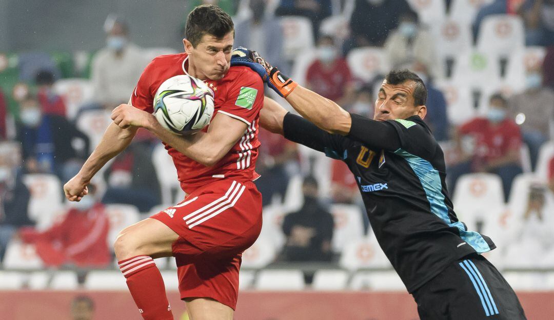 A partir de julio, mano involuntaria que preceda un gol no será infracción.