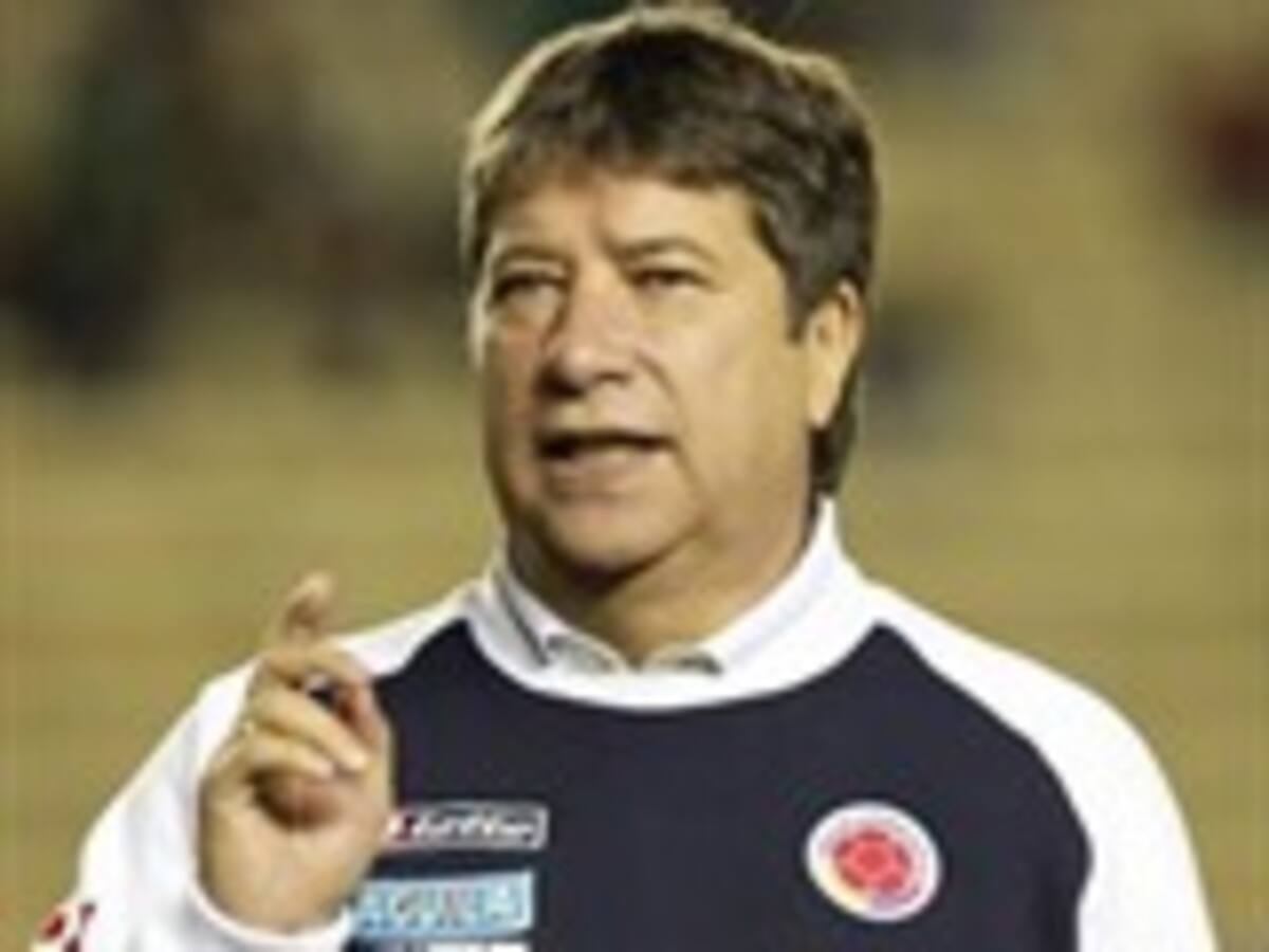 Bolillo Gómez y el 1-4-1-4-1