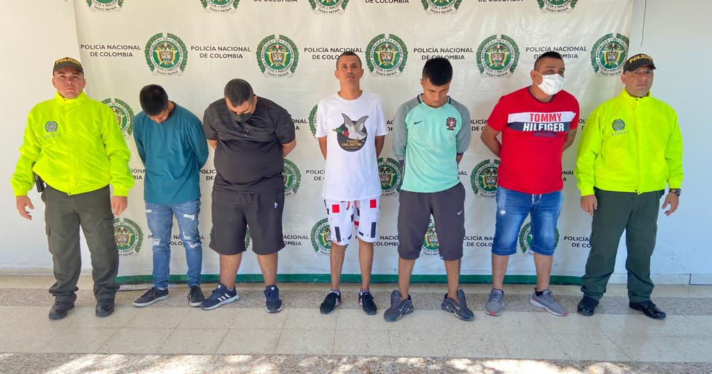 En desarrollo de las audiencias la Fiscalía le imputó cargos por los delitos de hurto calificado y agravado, así como concierto para delinquir, a los que no se allanaron.