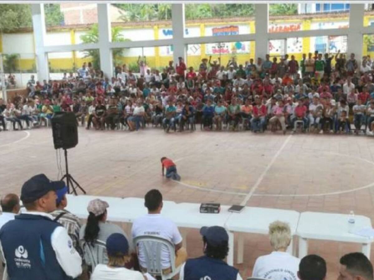 Comunidades campesinas buscan salida al conflicto