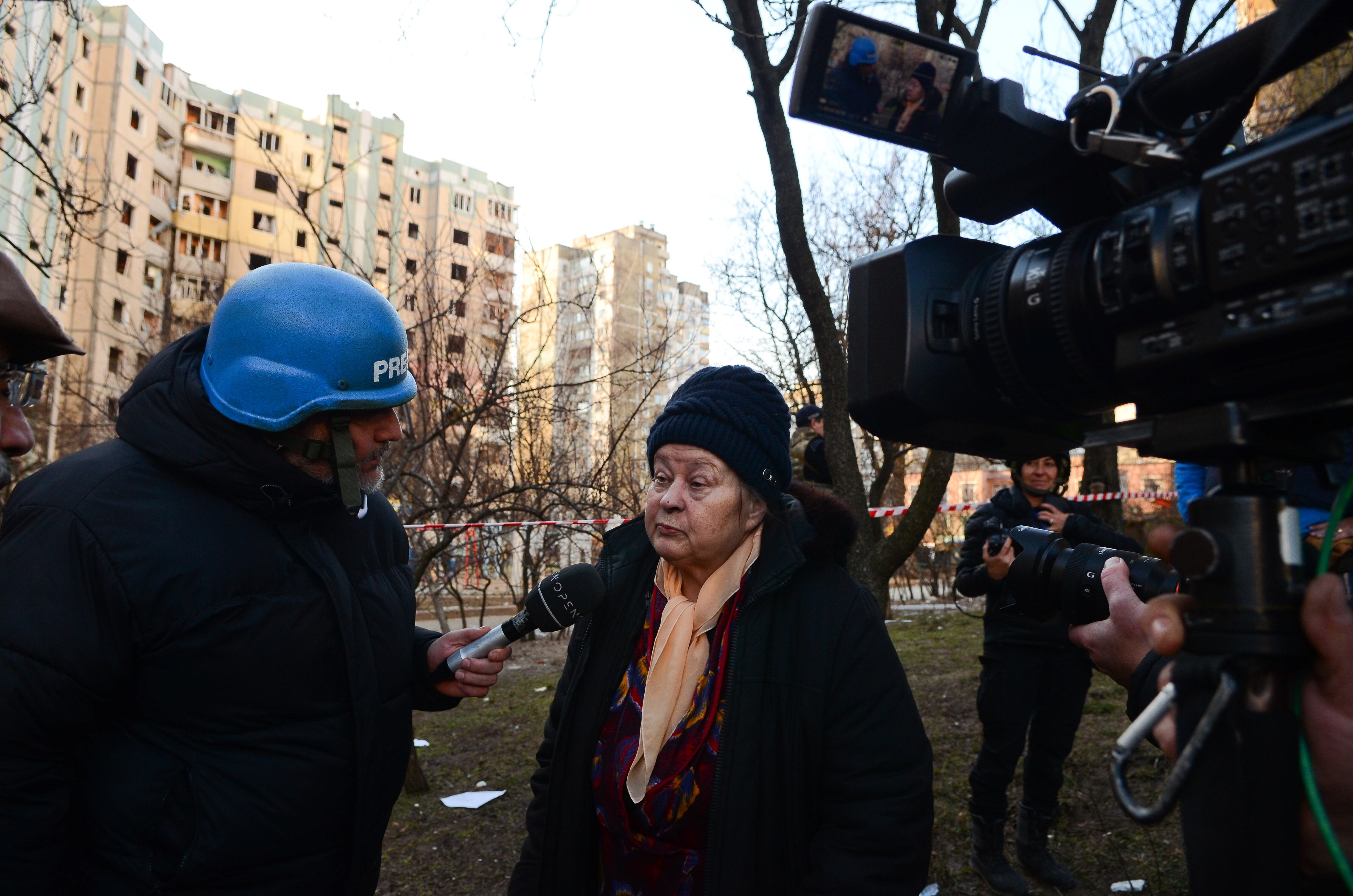 The consequences of shelling by Russian troops are seen in a residential area in Sviatoshynskyi district, Kyiv, capital of Ukraine.  (Photo by Oleksandra Butova/Ukrinform/NurPhoto via Getty Images)