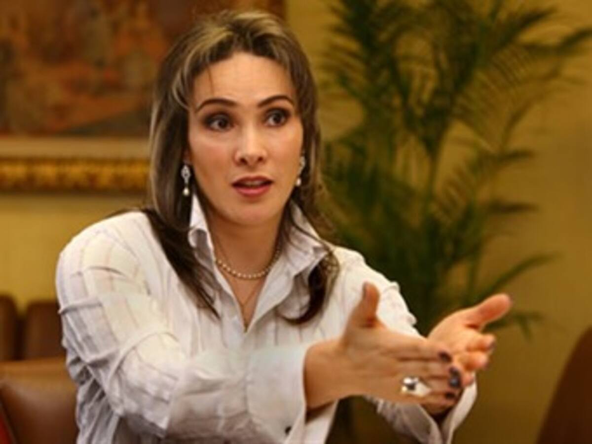 María Mercedes López pidió al Senado aplazar elección de procurador