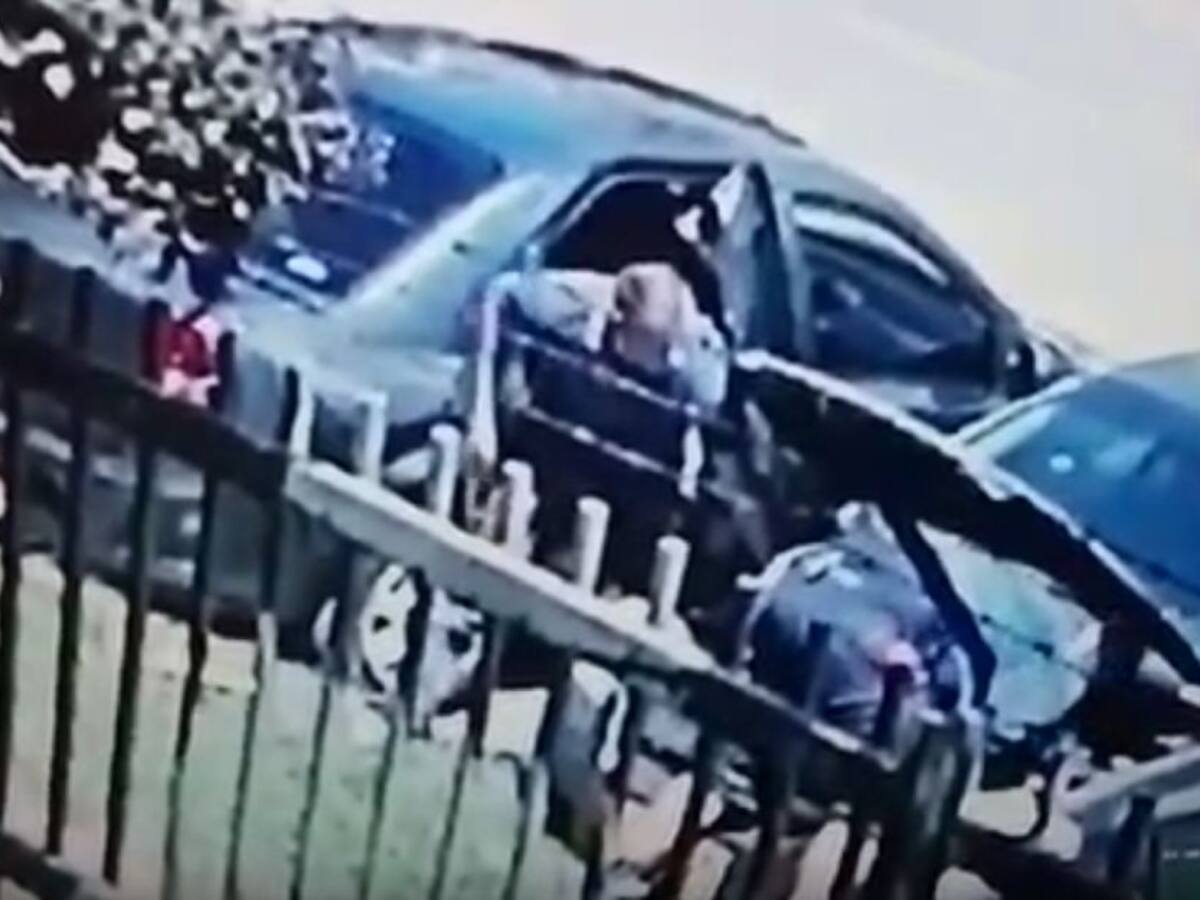 En tres minutos desvalijan un carro en Engativá