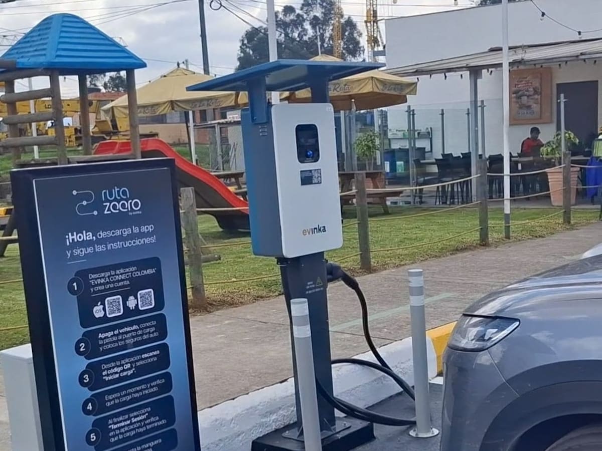 La movilidad eléctrica crece por eficiencia económica, pero sin una red de carga suficiente