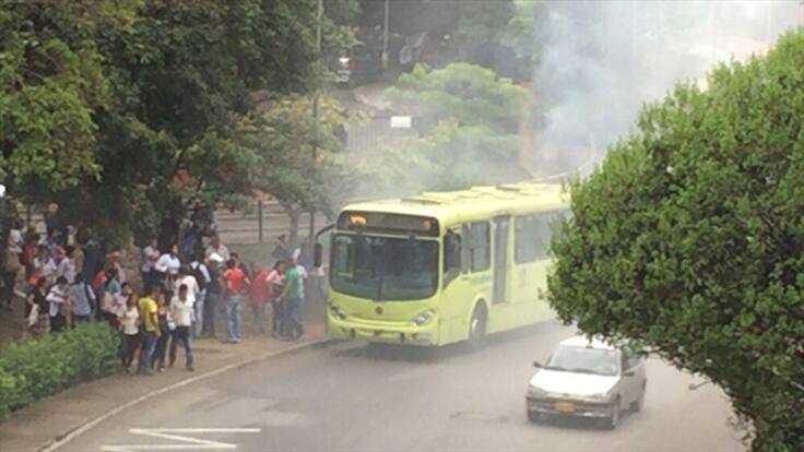 Conato de incendio provoca emergencia en un bus del sistema Metrolínea