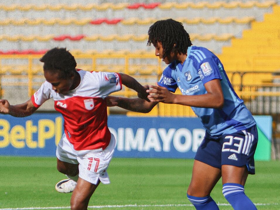 Independiente Santa Fe vs. Millonarios por la fecha 2 de cuadrangulares / @LeonasSantaFe