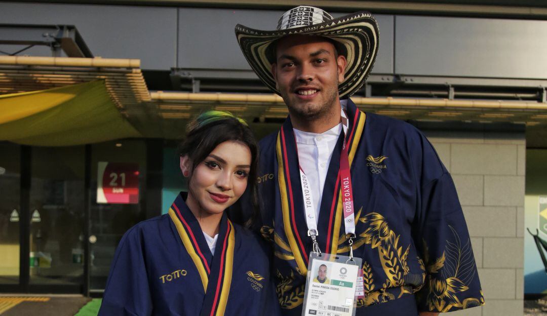 Valentina Acosta y Daniel Pineda, participantes en el tiro con arco.