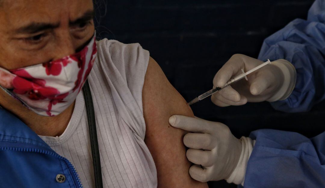 El Dadis aseguró que el 18% de las personas entre 60 a 69 años siguen sin completar su cobertura de vacunación completa