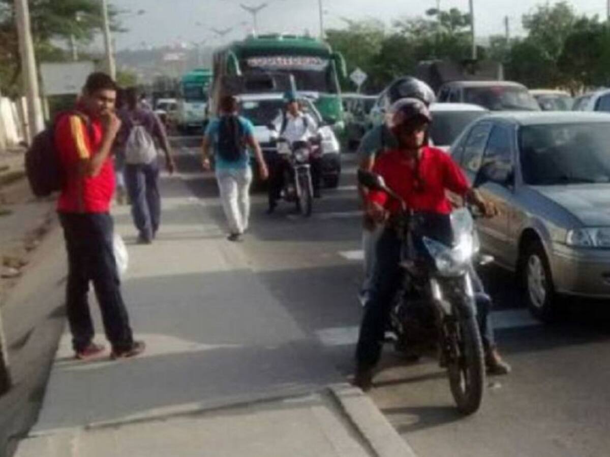 Prohíben circulación de motos en horario nocturno en Barranquilla