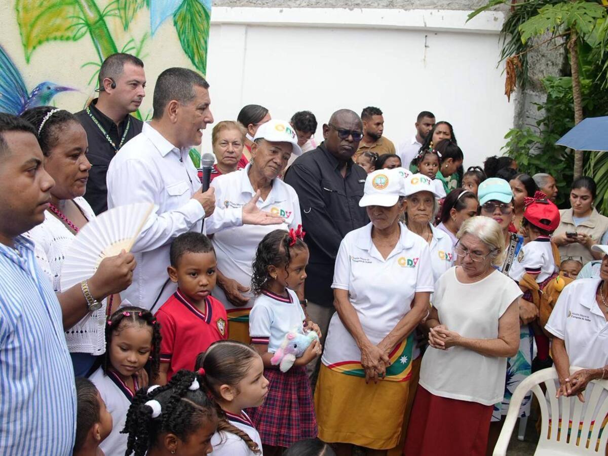 Dumek Turbay atendió solicitud de comunidad del hogar infantil de Lo Amador