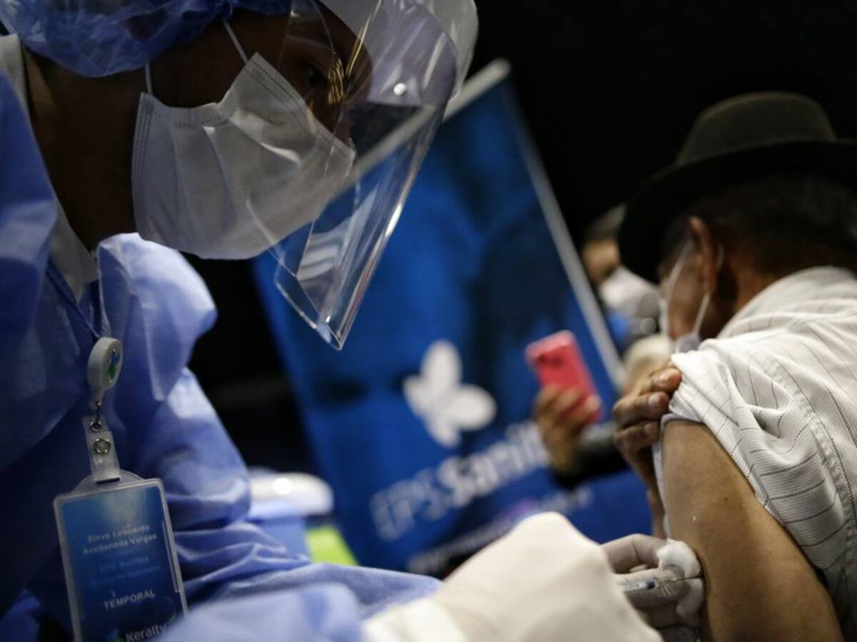 Último lote de Pfizer se destinará principalmente a mayores de 70 a 79 años