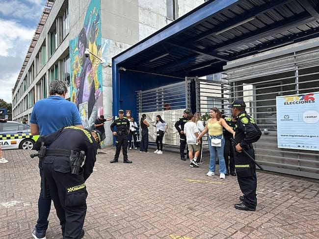 Puesto de votación en la Universidad de Caldas. Foto: Policía Metropolitana de Manizales.