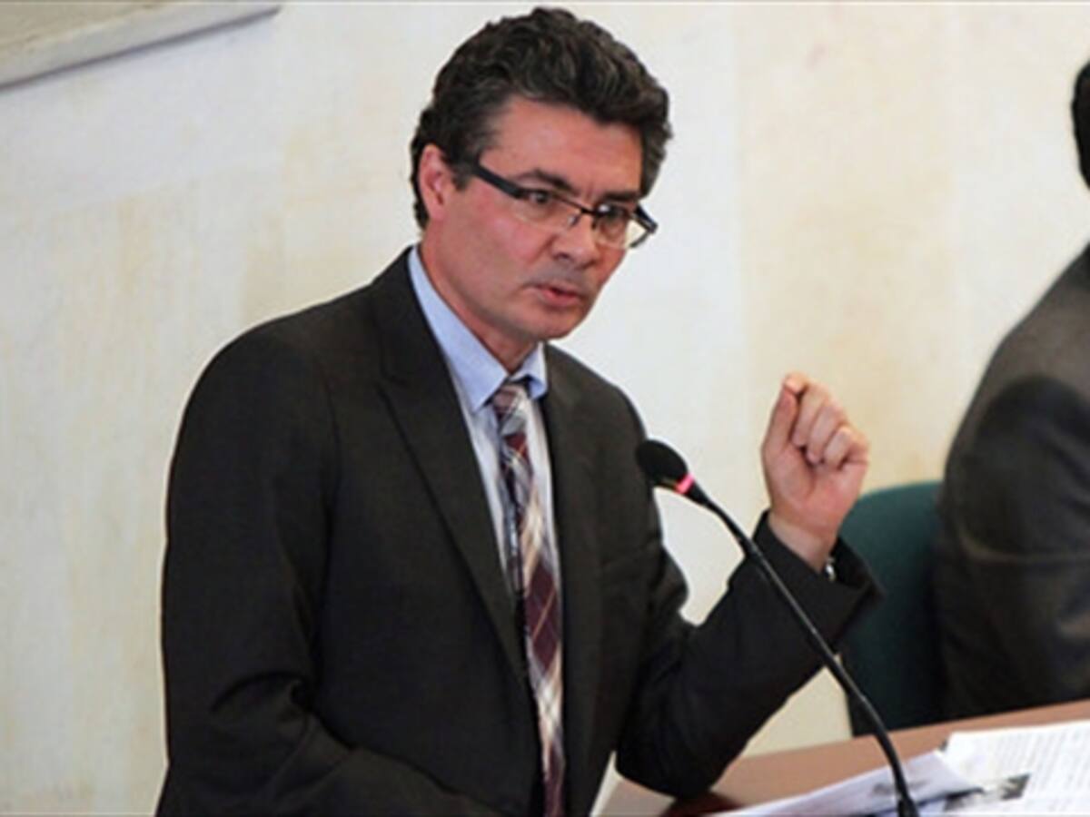 Ministro de Salud firmó resolución sobre la eutanasia