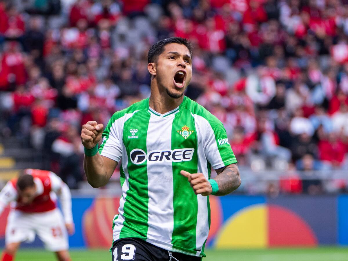 Video: El Cucho Hernández se reencuentra con el gol y salva un empate para el Betis en Europa League