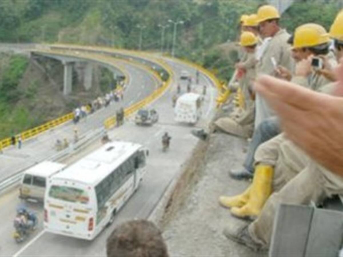 Luego trece años de obras, la Autopista del Café aún está en construcción