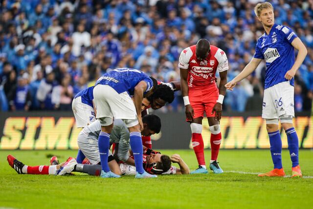 José Aja sufrió un duro golpe y será baja para Santa Fe / Colprensa