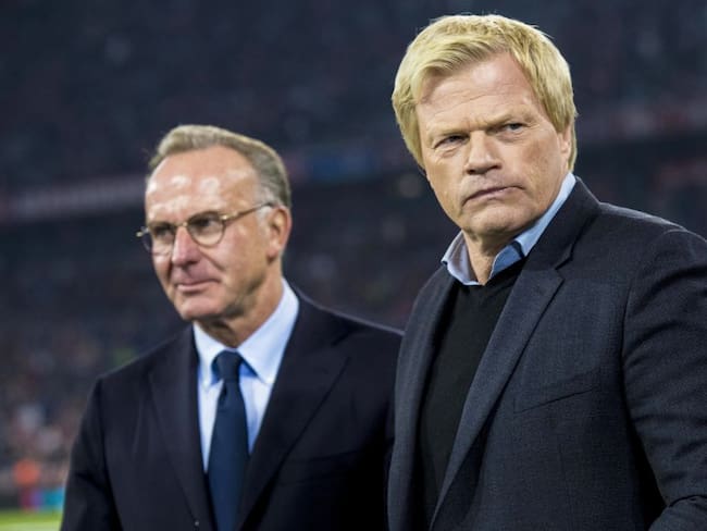 Rummenigge (izquierda) posa junto a Kahn (derecha).