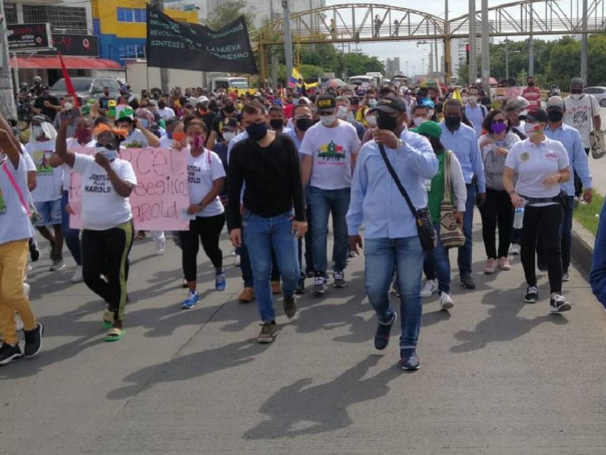 Alcalde William Dau acompaña marcha contra abusos policiales en Cartagena