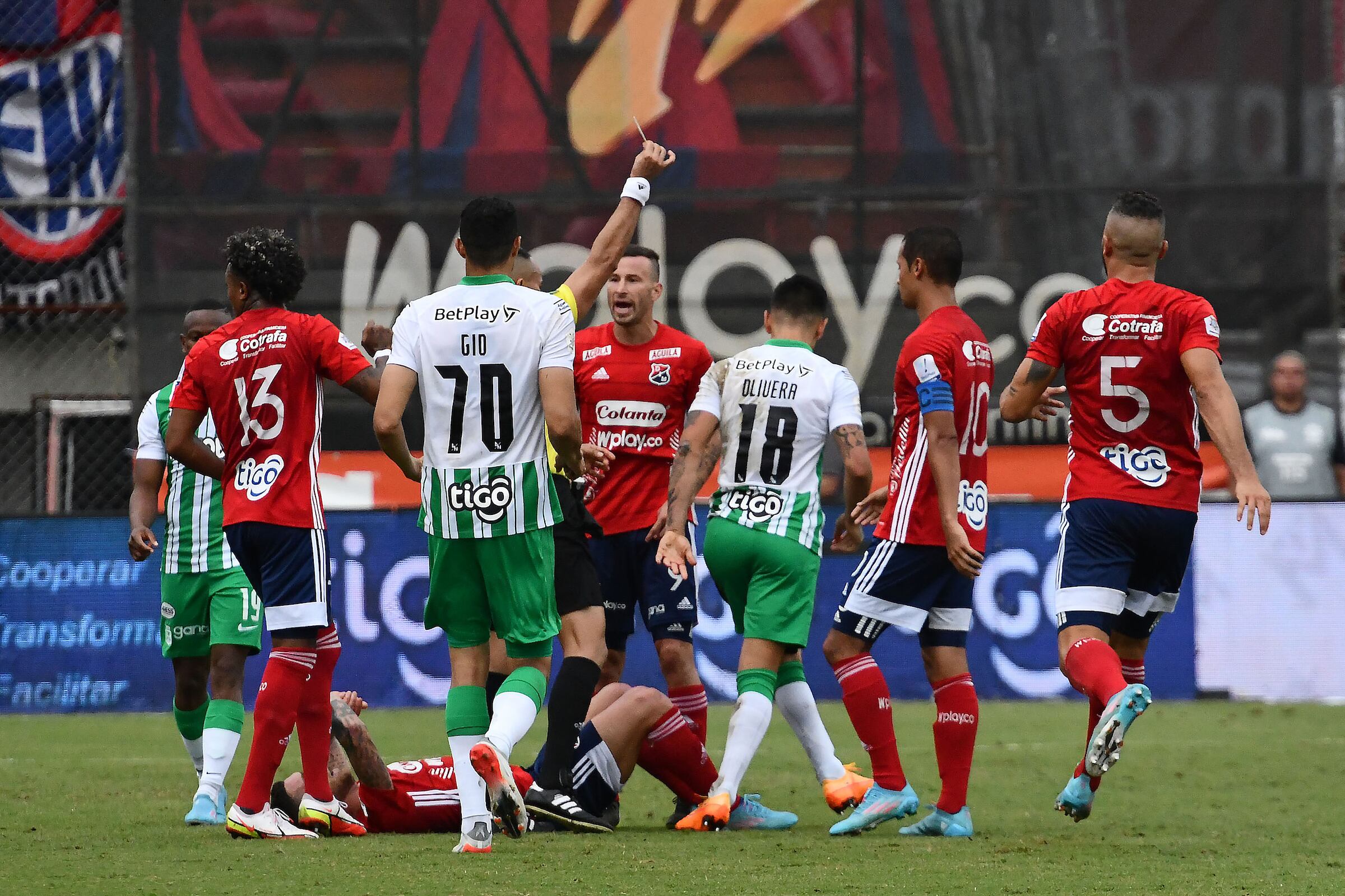Clásico entre Atlético Nacional e Independiente Medellín por liga colombiana.