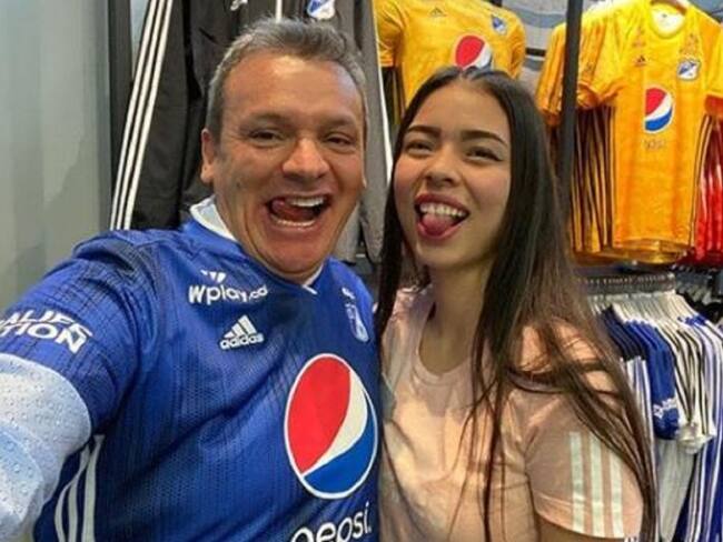 'Don Jediondo' cumplió su promesa y se puso la camiseta de Millonarios
