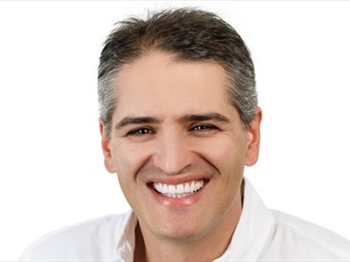 La fiscalía decidió no imputar cargos al electo gobernador de Antioquia Julián Rendón