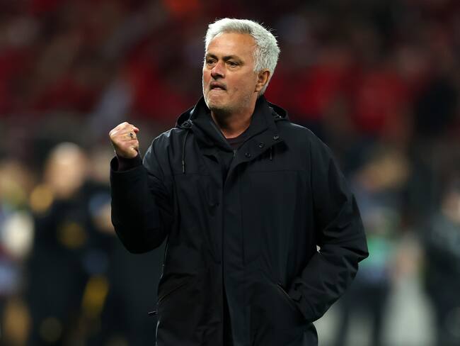 LEVERKUSEN, GERMANY - MAY 18: Jose Mourinho, Head Coach of AS Roma, celebrates after the UEFA Europa League semi-final second leg match between Bayer 04 Leverkusen and AS Roma at BayArena on May 18, 2023 in Leverkusen, Germany. (Photo by Lars Baron/Getty Images)
