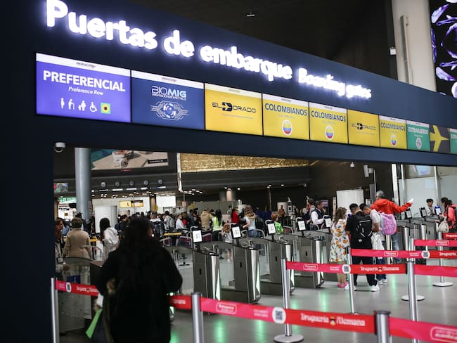 Sala de Migración del Aeropuerto Internacional El Dorado / Colprensa-John Paz