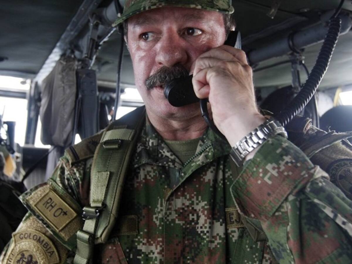 El general Javier Flórez habría pedido la baja