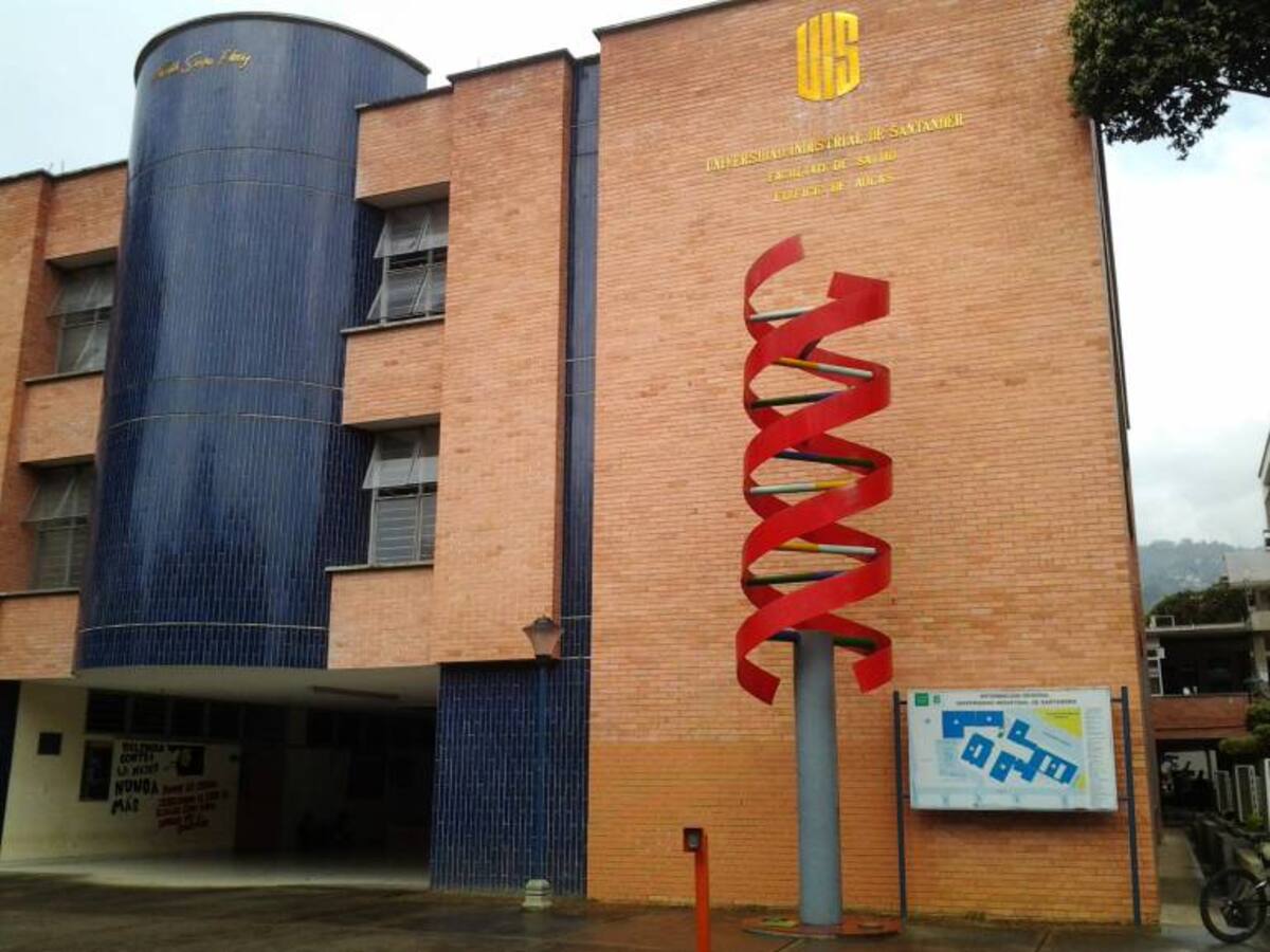 Uis alerta sobre problemas de formación de médicos por crisis en el Hus