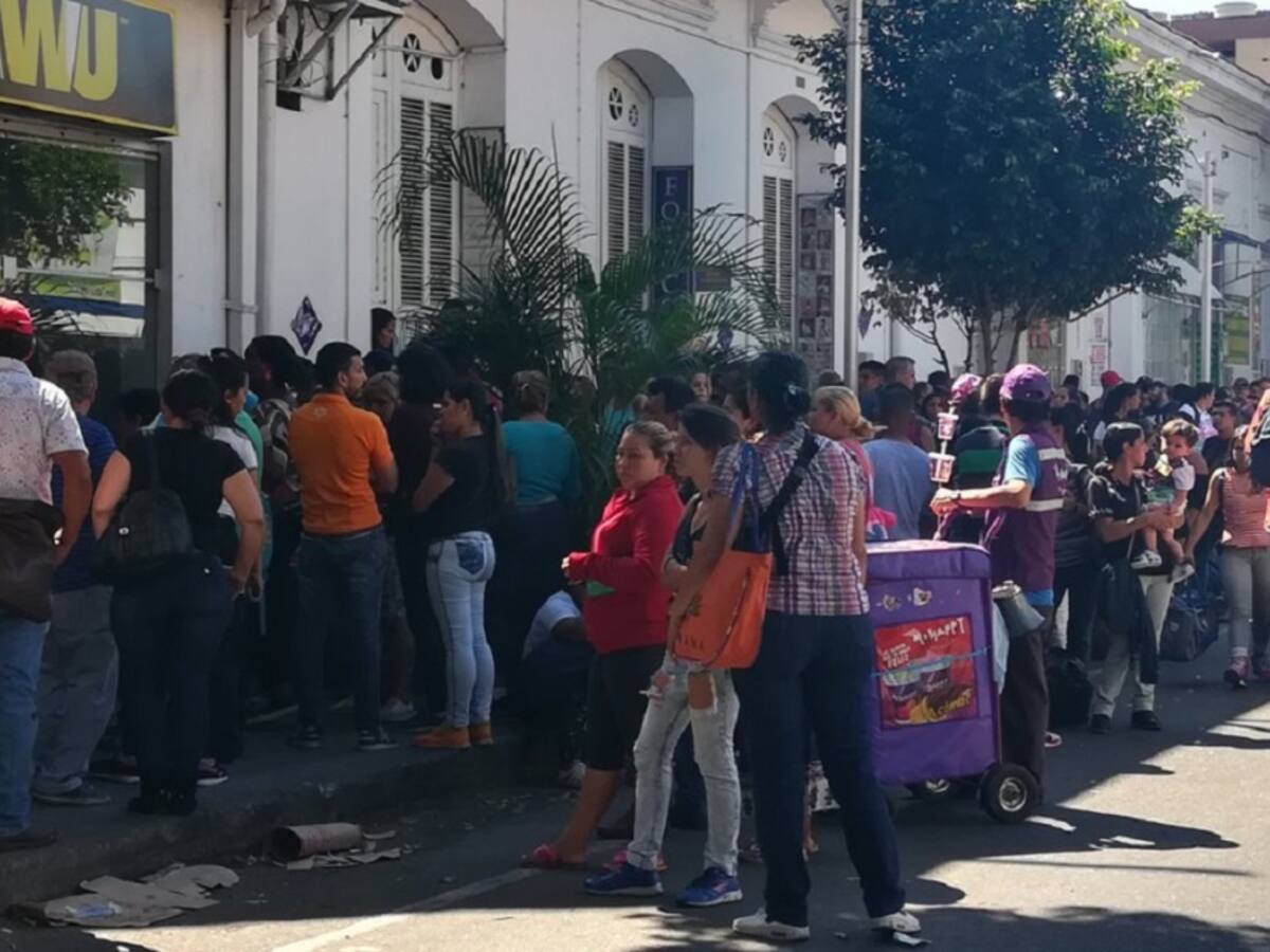 Caos en casas de divisas en la frontera