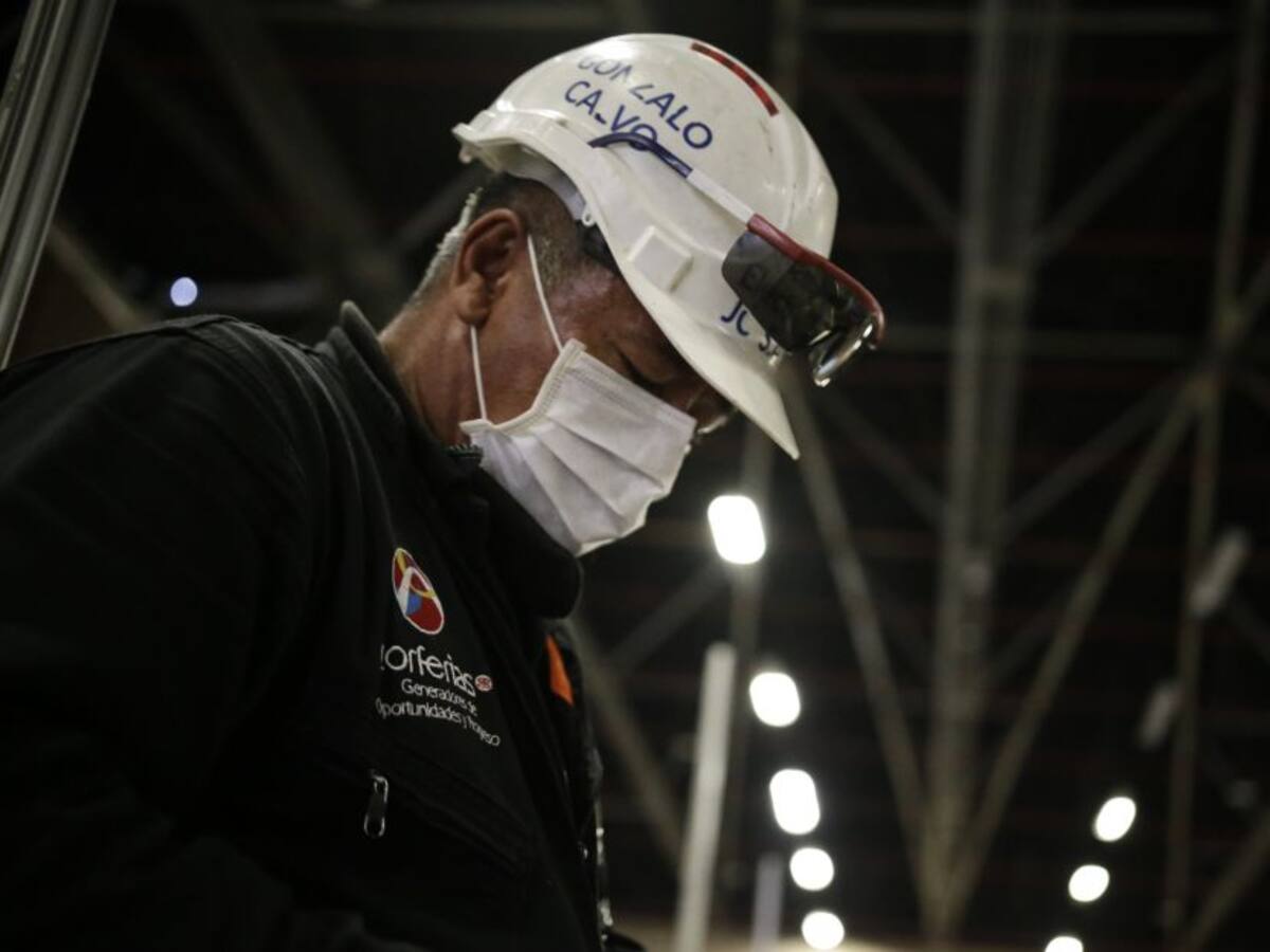 Obreros no podrán subir a Transmilenio y SITP en hora pico