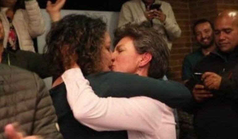 ¿Qué opina sobre el beso de la alcaldesa electa Claudia López con Angélica Lozano?. Foto: Redacción W Radio