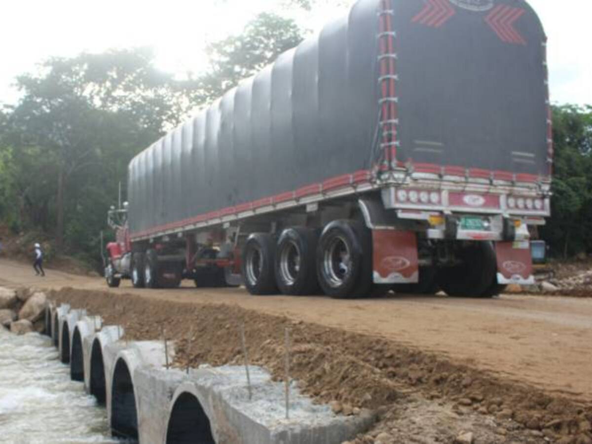 Para facilitar la movilidad tres pasos tendrá el río Charte: Mintransporte