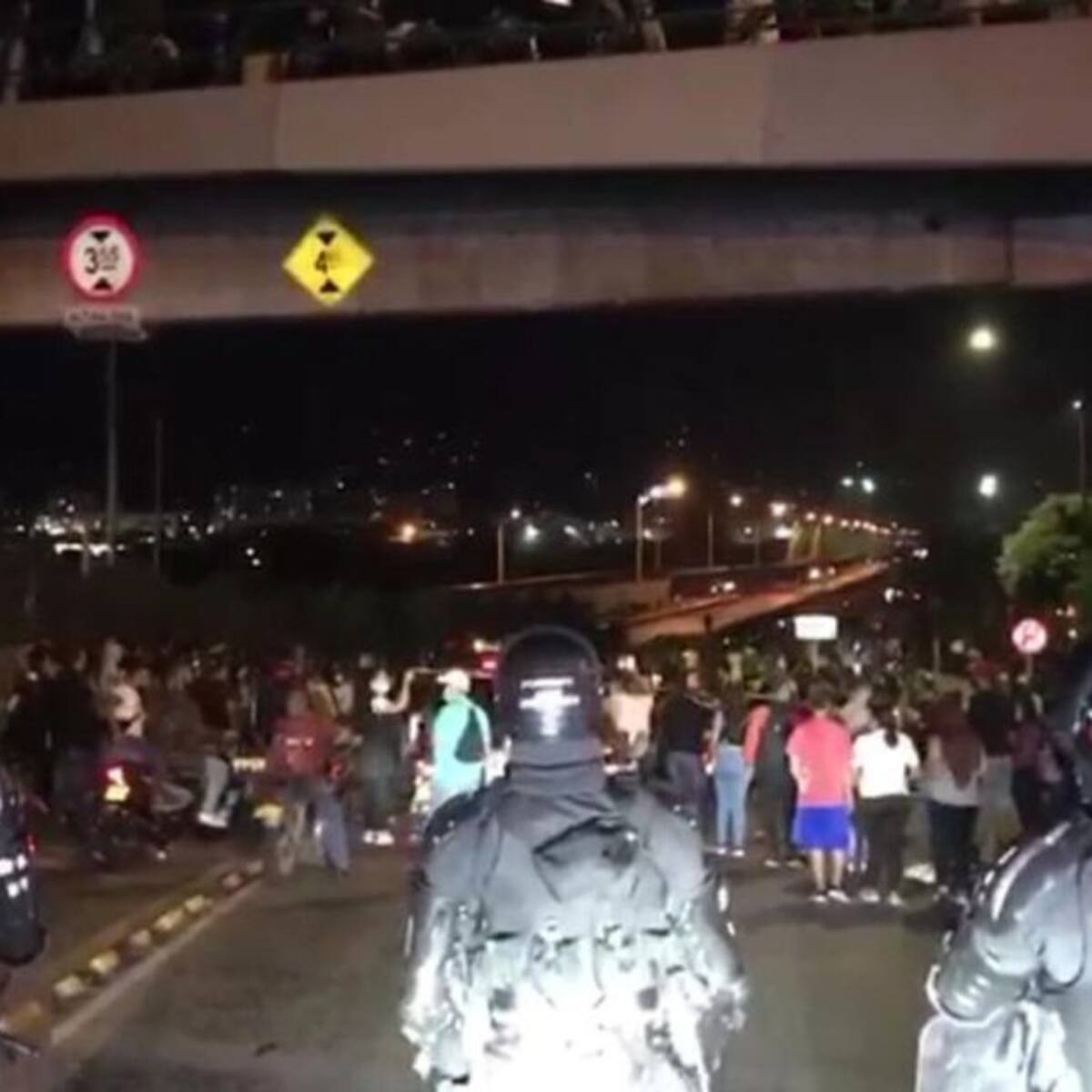 Confrontaciones entre Policía y manifestantes en Risaralda