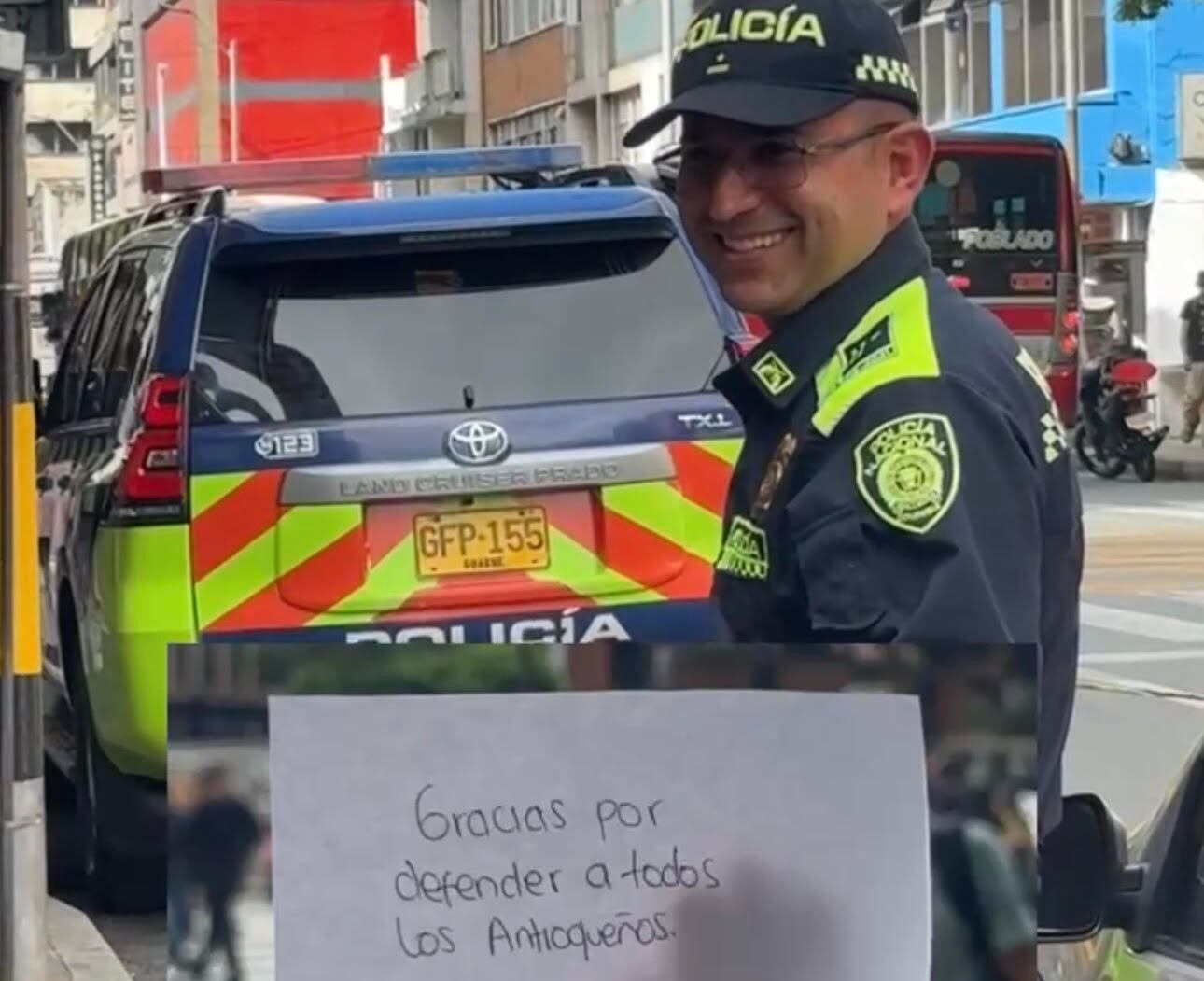 Con este gesto simbólico, la Gobernación de Antioquia busca visibilizar el respaldo de la comunidad hacia la Fuerza Pública. Foto: Cortesía.