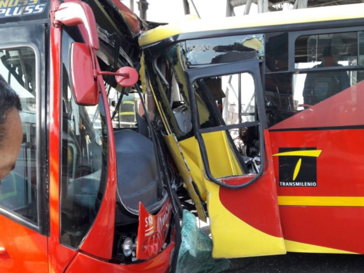 25 heridos por choque múltiple de Transmilenio en la Calle 80