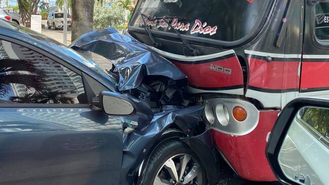 El accidente se registró en la avenida Piñango del barrio Castillogrande, en pleno sector turístico